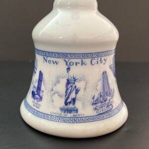 Vintage New York City Souvenir Bell w Twin Towers
